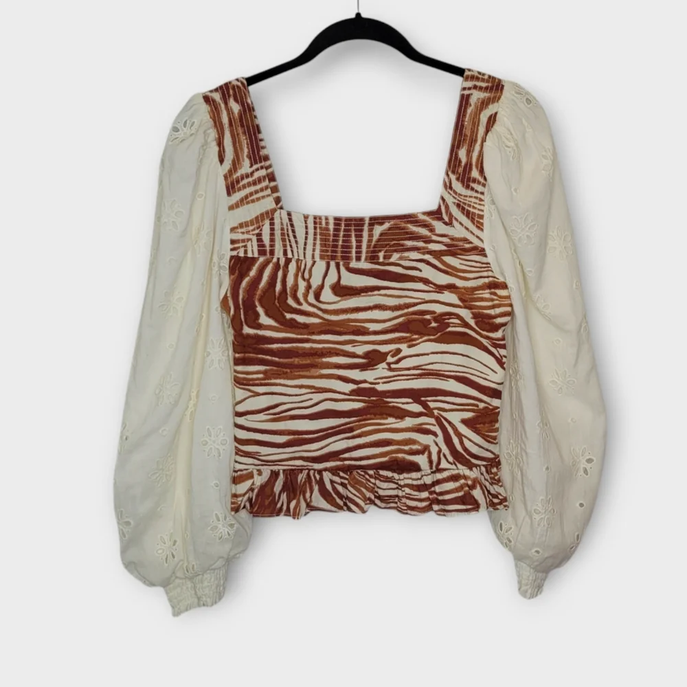 Anthropologie Love The Label Puff Sleeve Smocked Zebra Top XS White Eyelet